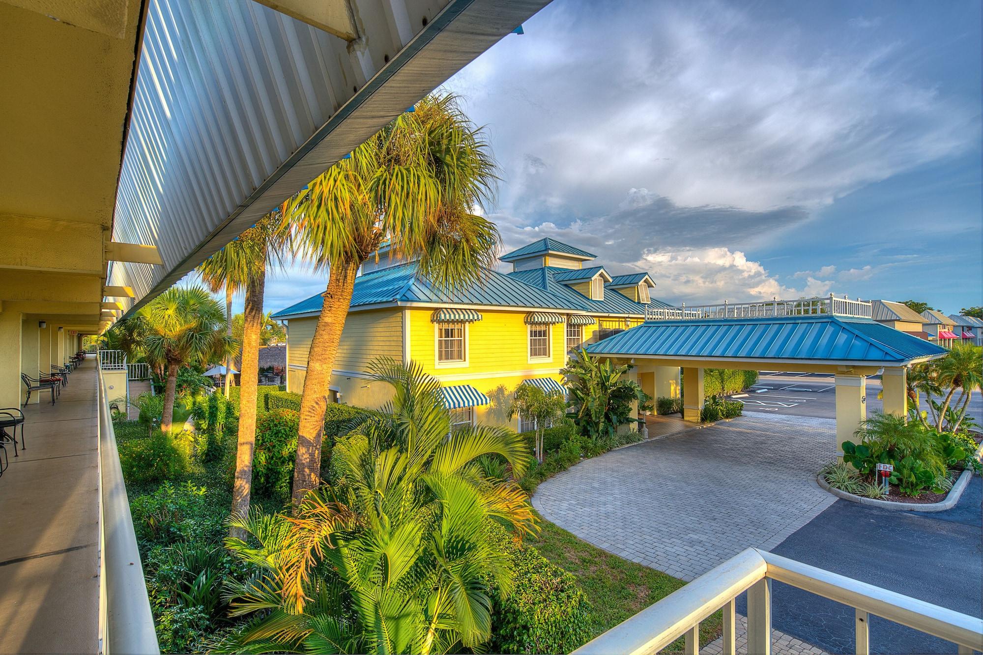 Naples Garden Inn Εξωτερικό φωτογραφία