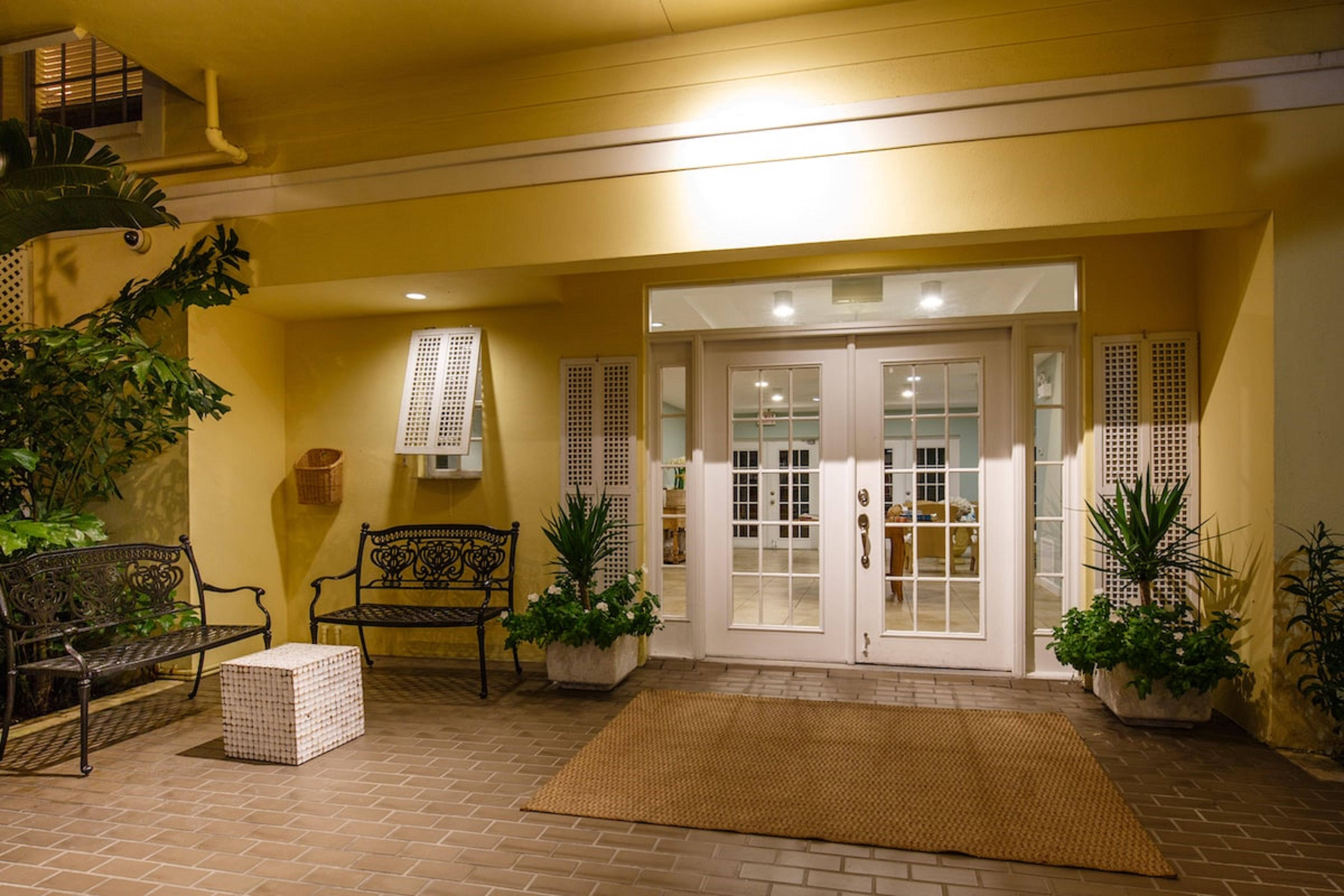 Naples Garden Inn Εξωτερικό φωτογραφία