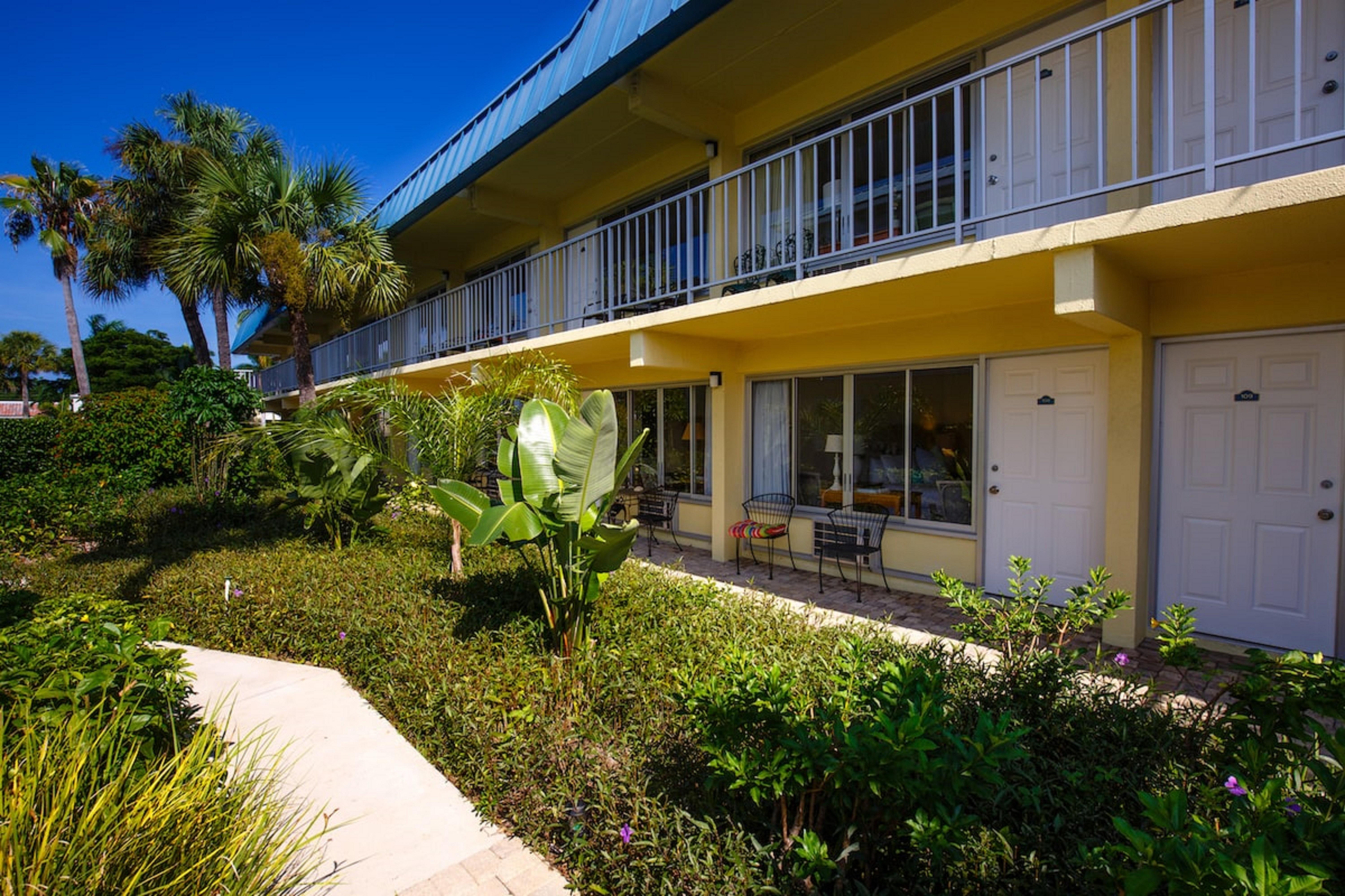 Naples Garden Inn Εξωτερικό φωτογραφία