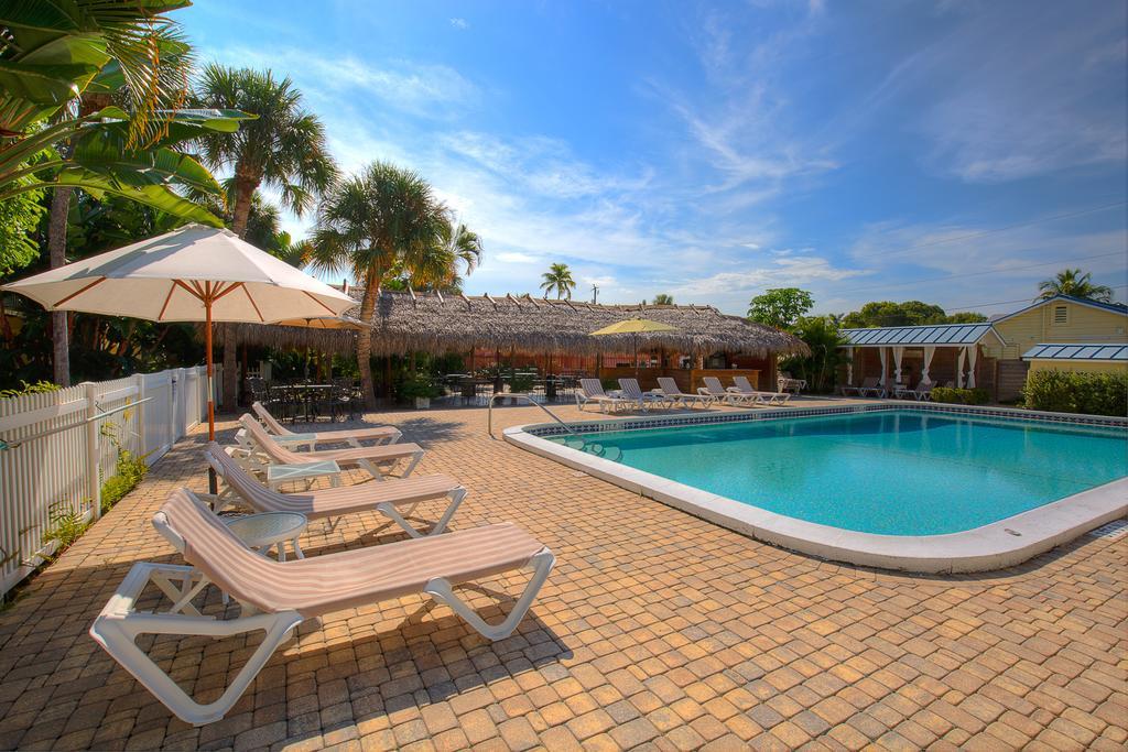 Naples Garden Inn Εξωτερικό φωτογραφία